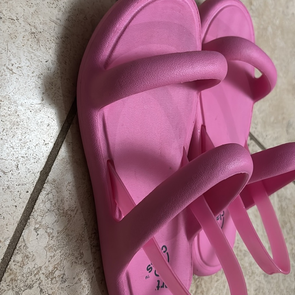 Pink sandals - Picture 3 of 3